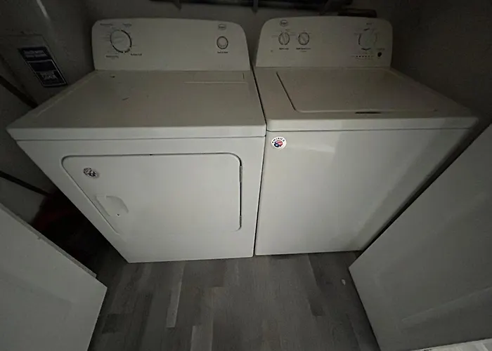 2 Bedroom Apartment In Calhoun